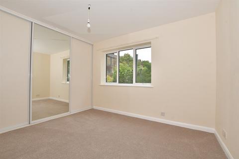 18 Admiralty Road, Upnor, Rochester, ME2 4XY