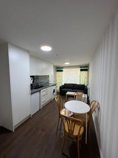 1 bedroom flat to rent, Heronsforde, London