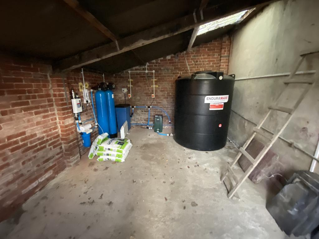Lean-to Garage
