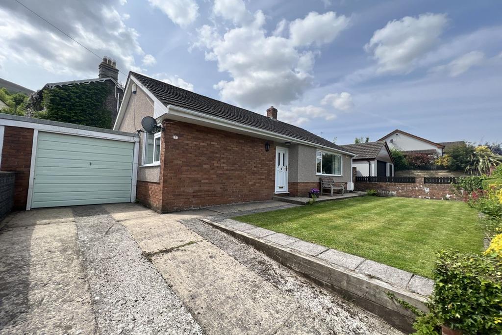 Stephens Crescent, Govilon, Abergavenny, NP7 2 bed detached bungalow