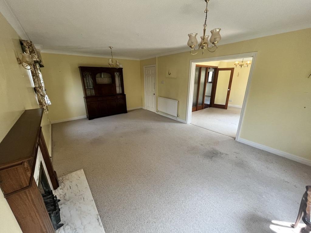 Plas Derwen Way, Abergavenny, NP7 4 bed detached house for sale £575,000