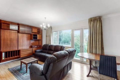 3 bedroom flat for sale, ROSEWOOD HOUSE, GREAT NORTH WAY, HENDON, NW4 1PD