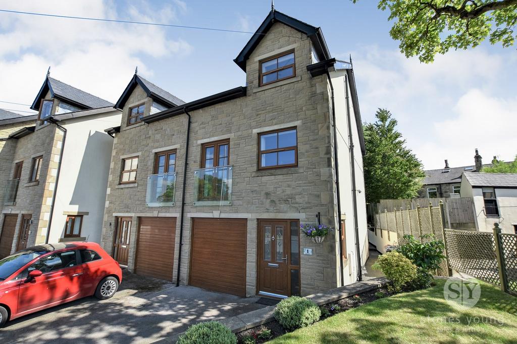 Sawley Road, Chatburn, Clitheroe, BB7 3 bed semidetached house for