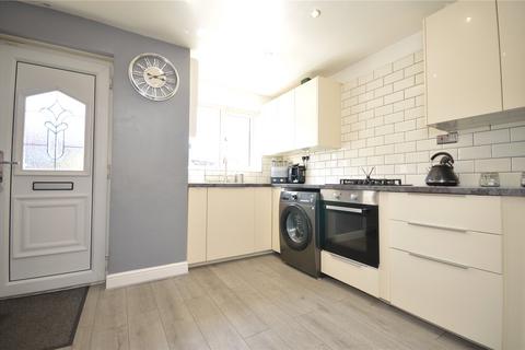 3 bedroom semi-detached house for sale - Leasowe Road, Leeds