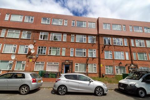 2 bedroom apartment for sale, Everton Court, Honeypot Lane, Stanmore, Middx, HA7