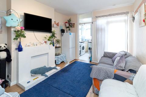 2 bedroom apartment for sale, Everton Court, Honeypot Lane, Stanmore, Middx, HA7