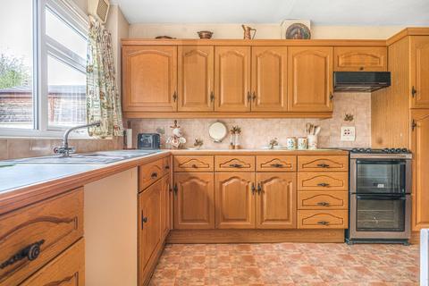 3 bedroom semi-detached bungalow for sale - Broadmead, Hitchin, SG4