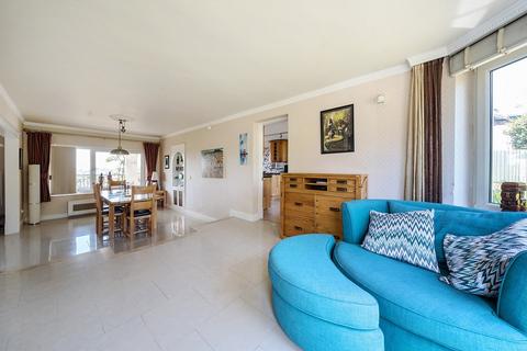 6 bedroom detached house for sale - Standhill Road, Hitchin, SG4