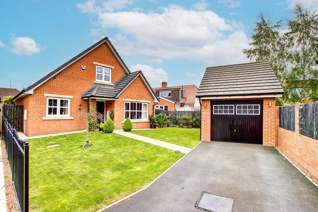 High Carr Close, Framwellgate Moor, Durham, DH1 4 bed bungalow for sale £450,000