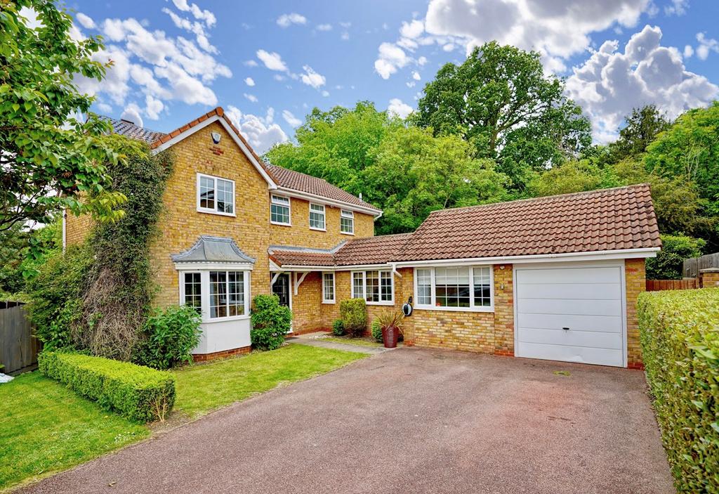 Peaks Court, Hinchingbrooke Park, Huntingdon, PE29 4 bed detached house