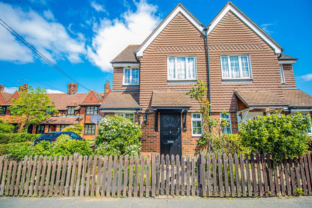 Coggeshall Road, Braintree, CM7 2 bed semidetached house for sale £