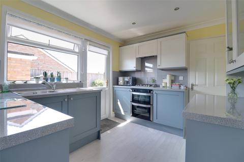 2 bedroom bungalow for sale - South Lea Close, Braunton, Devon, EX33
