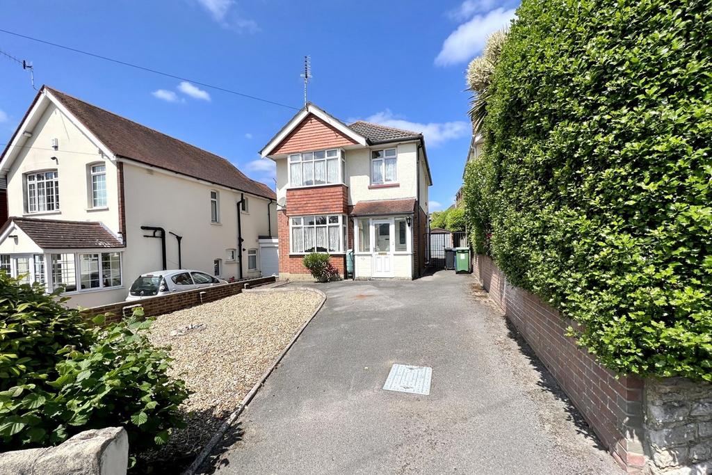Harbour Hill Road, Poole, BH15 3 bed detached house for sale £425,000