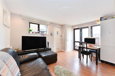 66 Tiller Road, London, E14 8NN