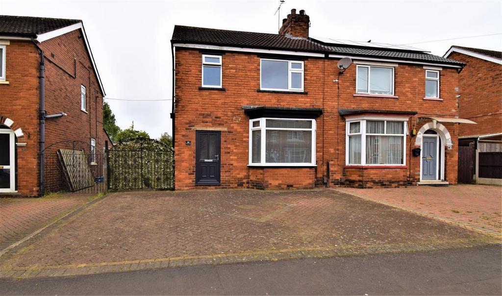 Crosby Avenue, Scunthorpe 3 bed semidetached house £775 pcm (£179 pw)