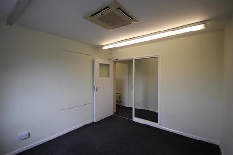 Storage to rent, St. Richards Road, Four Pools Industrial Estate, Evesham