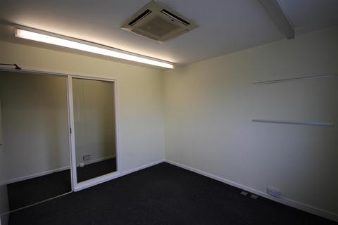 Storage to rent, St. Richards Road, Four Pools Industrial Estate, Evesham