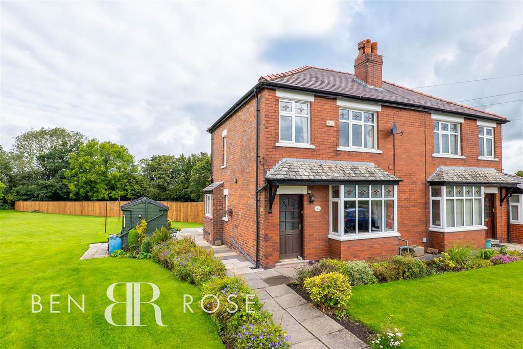 Parr Lane, Eccleston, Chorley 3 bed semidetached house for sale £369,995
