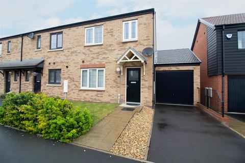 3 bedroom semi-detached house for sale - Hastings Drive, Shiremoor, Newcastle Upon Tyne