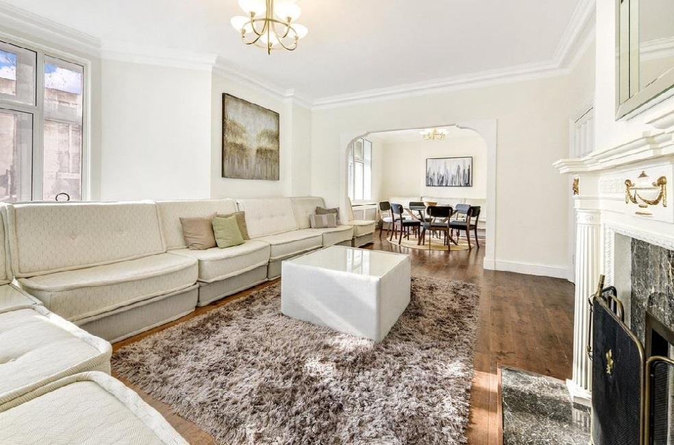 Living Room.jpg