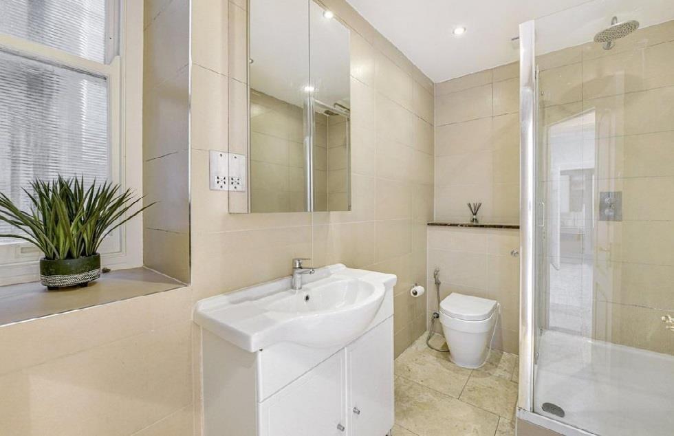 Shower Room.jpg