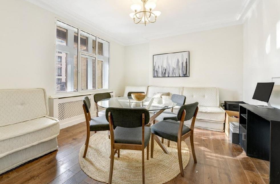 Living Room2.jpg