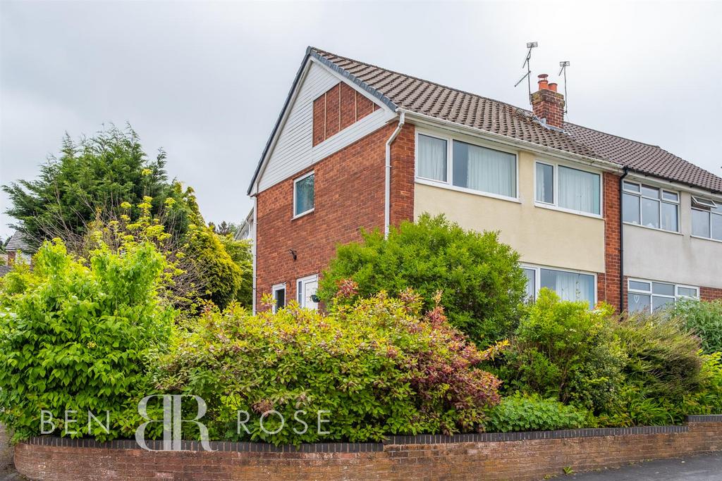 Cliffe Drive, WhittleLeWoods, Chorley 3 bed semidetached house for