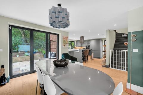 3 bedroom detached house for sale - Ravensbourne Avenue, Shortlands, BR2