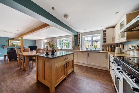 Stables Cottage Exeter Road, Ottery St Mary, EX11 1LE