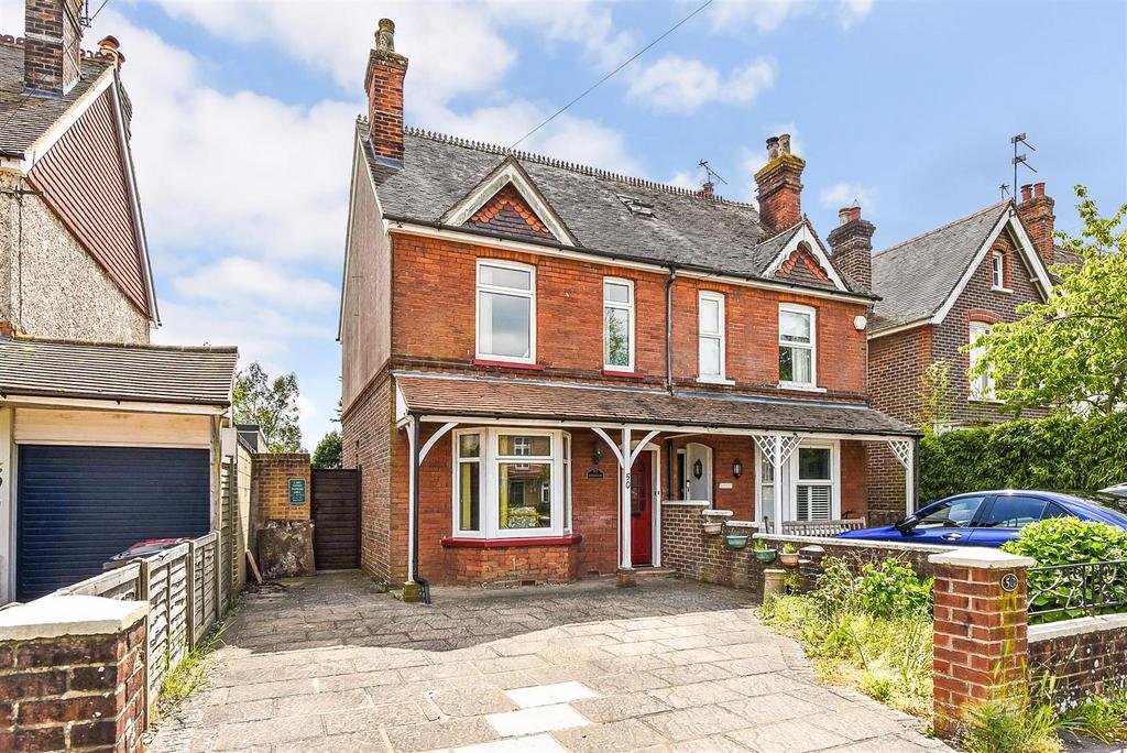 Highland Road, Chichester 3 bed semidetached house £575,000