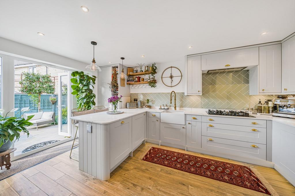 Valerian Way, STOTFOLD, SG5 4 bed semidetached house for sale £525,000
