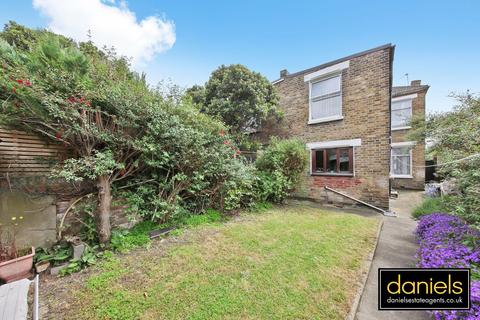 4 bedroom end of terrace house for sale - Burrows Road, Kensal Rise , London, NW10