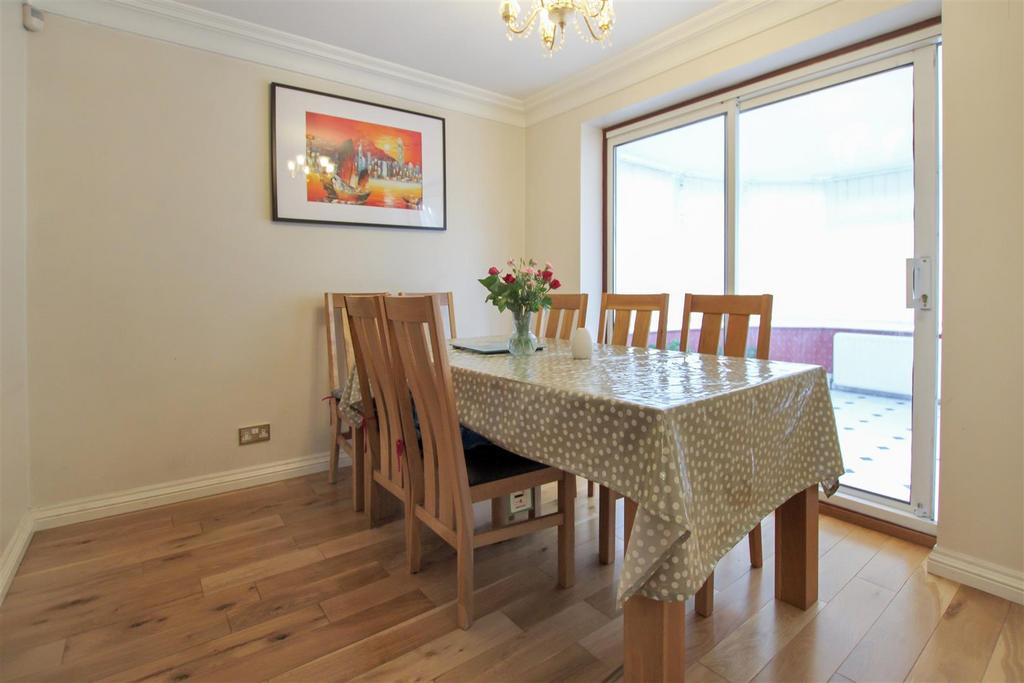 Dining Room: