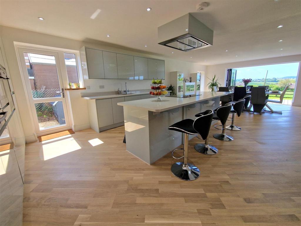 Linton, RossOnWye 5 bed detached house for sale £875,000