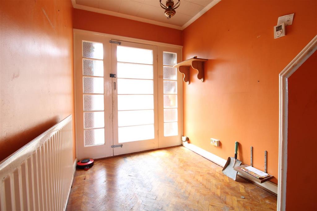 Westwood Avenue, Stourbridge 3 bed detached house for sale £290,000