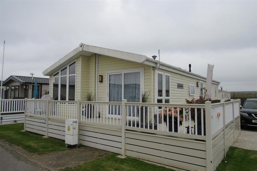 Faversham Road, Seasalter, Whitstable 2 bed park home for sale £120,000