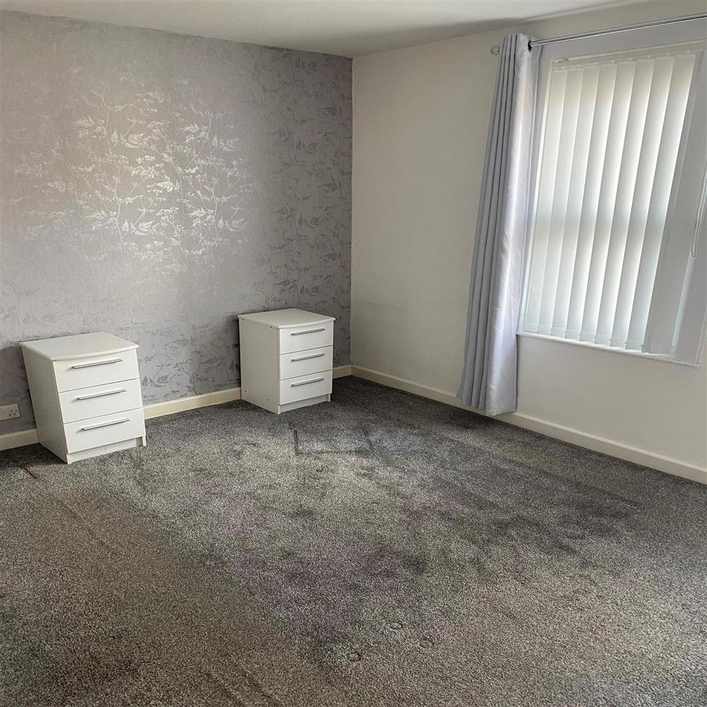 Bedroom 1.jpg