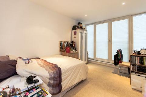 2 bedroom apartment to rent, The Oxygen, 18 Western Gateway, London, E16