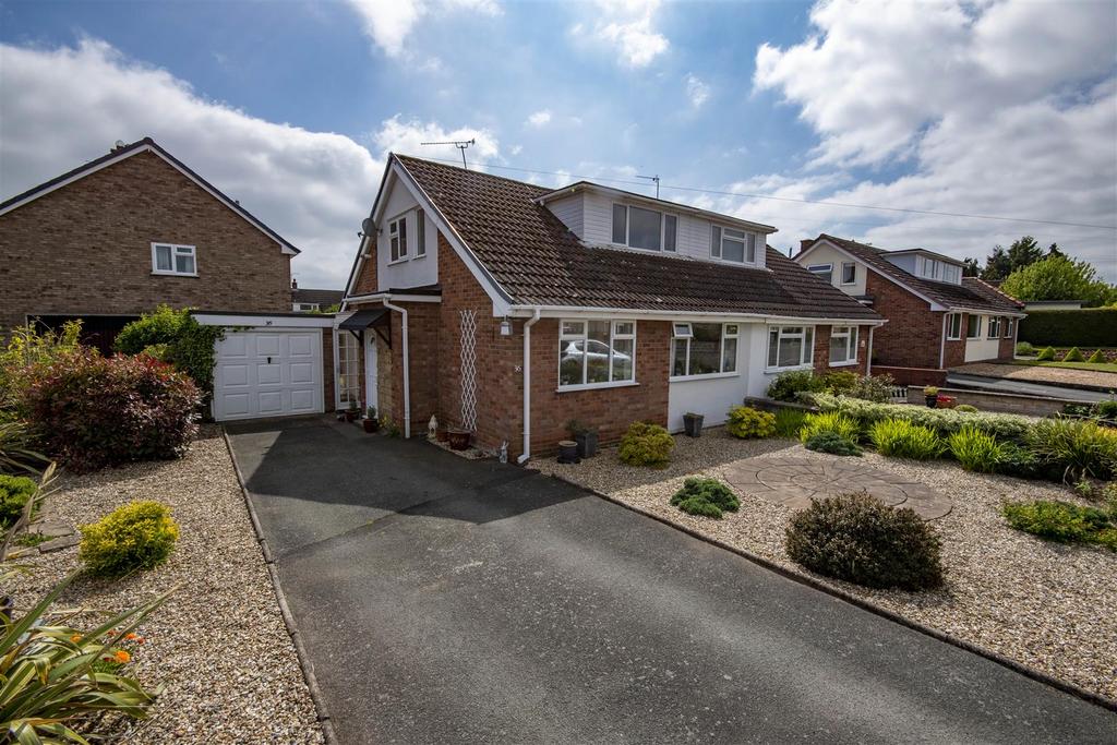 Cabin Lane, Oswestry 3 bed semidetached bungalow £225,000