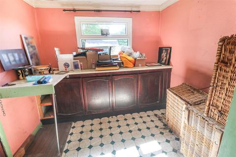 6 The Maples, Harlow, CM19 4QY