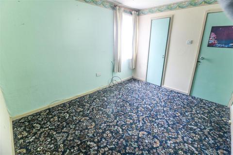 6 The Maples, Harlow, CM19 4QY