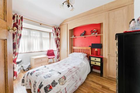 6 Meadowview Road, Epsom, KT19 9UB