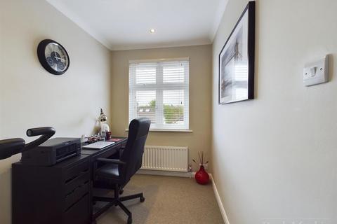 40 Ingham Road, South Croydon, CR2 8LT