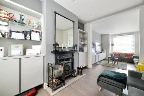4 bedroom terraced house for sale - Napier Road, London NW10