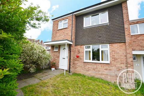 3 bedroom semi-detached house for sale - Larch Road, Lowestoft, NR32