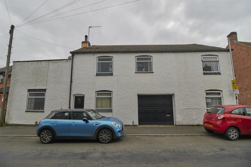 Keats Lane, Earl Shilton, 4 bed detached house for sale £300,000