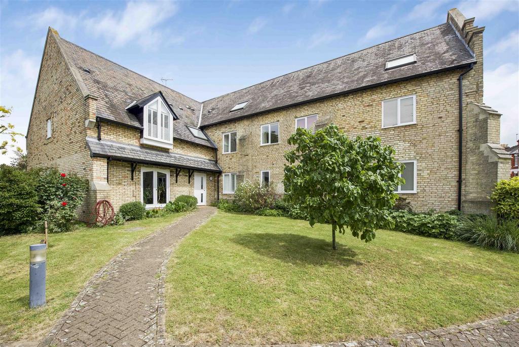 Grosvenor Road, Richmond 2 bed retirement property for sale £299,950