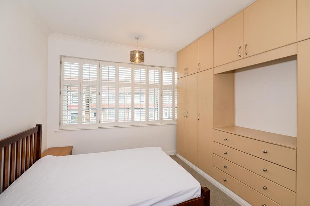 Bed 4.JPG