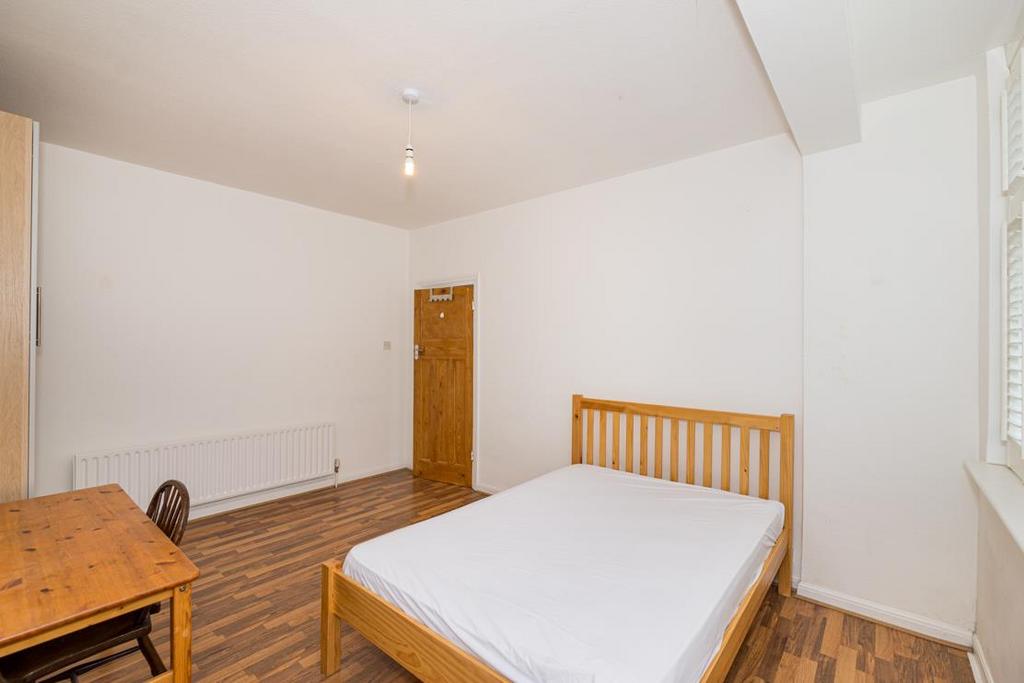 Bed 2.JPG