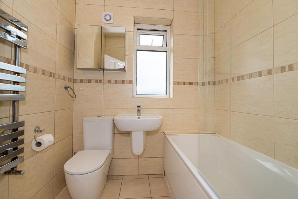 Bathroom.JPG